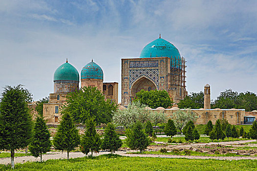 乌兹别克斯坦,纪念,复杂