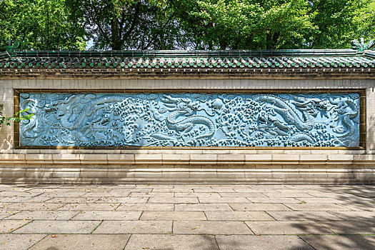 龙雕影壁墙,济南五龙潭公园