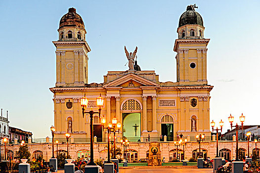 大教堂,古巴圣地亚哥,晚上,古巴