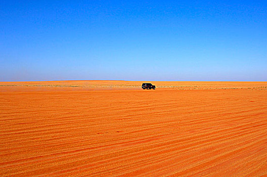 孤单,越野车辆,巨大,撒哈拉沙漠,利比亚,非洲