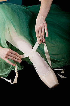 手,芭蕾舞者,系,足尖鞋