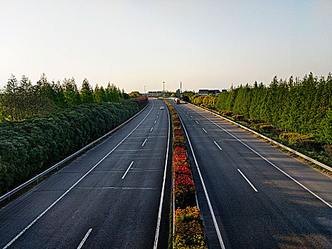 高空眺望高速路