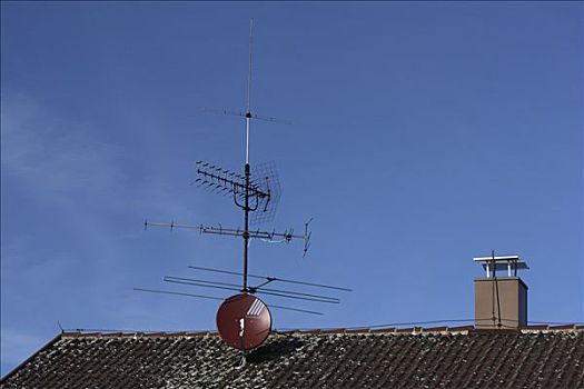 碟形卫星天线,屋顶