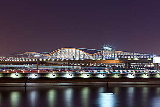 上海浦东国际机场2号航站楼夜景