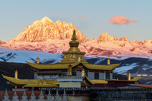 雅拉雪山