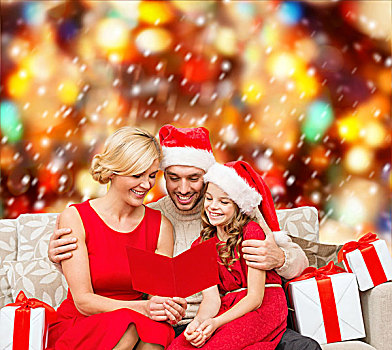 家庭,圣诞节,圣诞,冬天,高兴,人,概念,微笑,圣诞老人,帽子,许多,礼盒,读,明信片