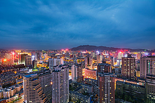 乌鲁木齐夏夜城市风光