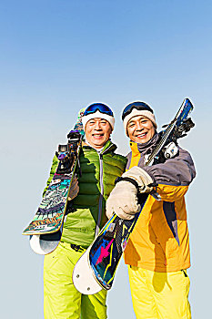 老年人冬季滑雪