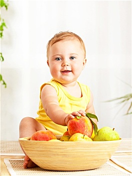 小,婴儿,拿着,新鲜水果