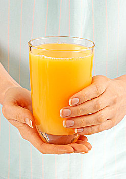 女人,拿着,玻璃杯,橙汁