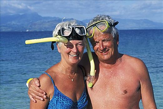 斐济,微笑,老年,夫妻,戴着,通气管,海滩