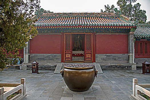 北京北海公园普安殿海缸