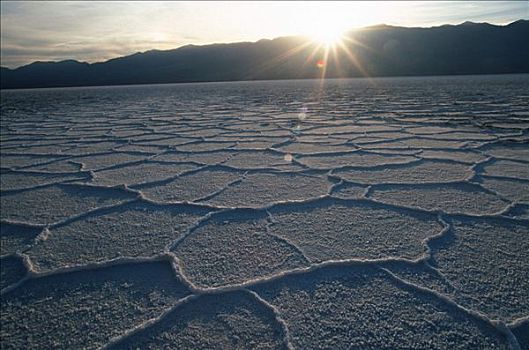 咸味外皮,盐湖,坏,水,死亡谷国家公园,加利福尼亚,美国