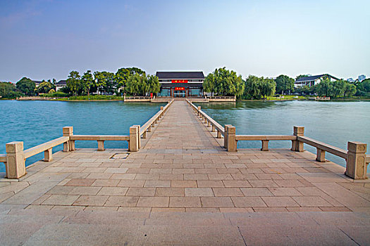 苏州金鸡湖湖心亭