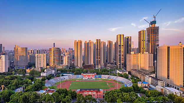 武漢漢口越秀金融匯房地產項目