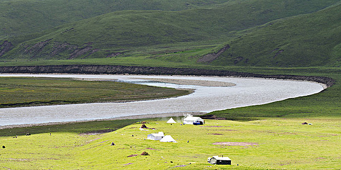 草原,河流,蒙古包