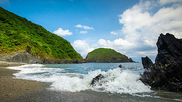 渔港边神秘的景点,碧海蓝天美丽海湾