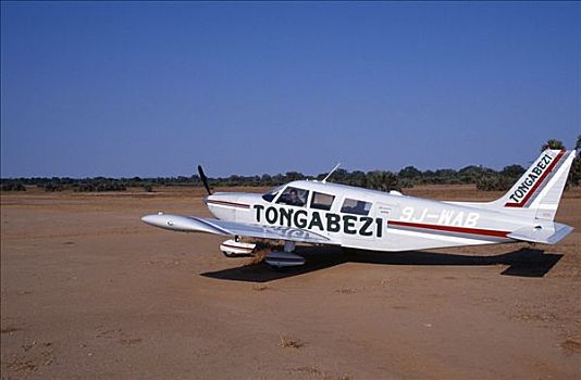 飞机跑道,赞比西河下游国家公园