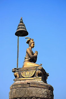 尼泊尔加德满都巴德岗古城国王雕像