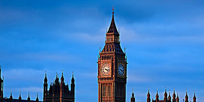 仰视,钟楼,大本钟,议会大厦,泰晤士河,威斯敏斯特,伦敦,英格兰