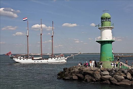 纵帆船,靠近,灯塔,航行,2008年,梅克伦堡前波莫瑞州,德国,欧洲