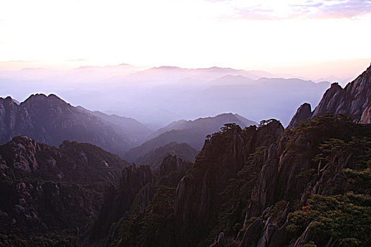 山峦,山顶,远景