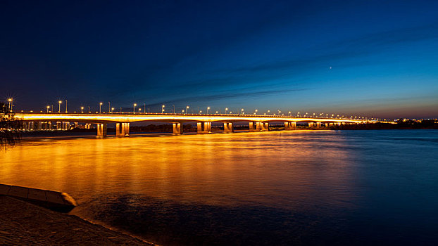 松花江公路大桥夜景