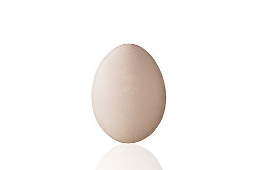 鸡蛋孤立在白色背景上