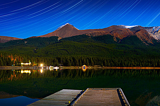 星空,山峦,湖,玛琳湖,碧玉国家公园,艾伯塔省,加拿大