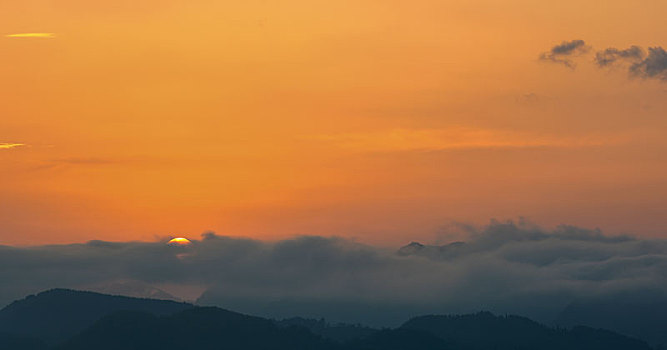 山区风景图