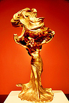 河南省博物院珍藏的法国艺术家弗朗索瓦,拉乌尔,拉尔谢的雕塑作品,洛伊,福勒灯