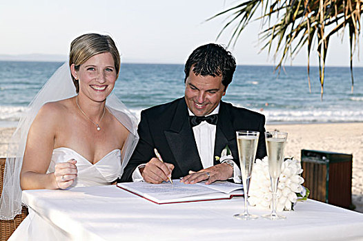 情侣,签写,婚姻,文件,努沙,海滩,澳大利亚
