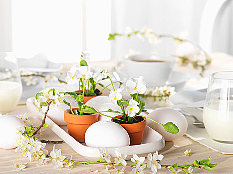 花饰,蛋,复活节餐桌