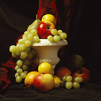 双耳器皿,水果
