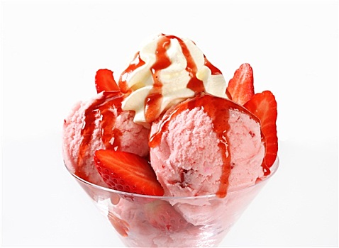 草莓冰激凌,圣代冰淇淋