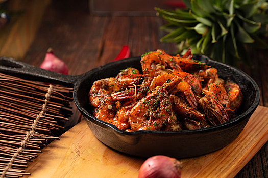 中餐美食海鲜油焖茶叶海苔虾