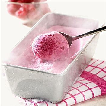 融化,树莓冰淇淋,勺子