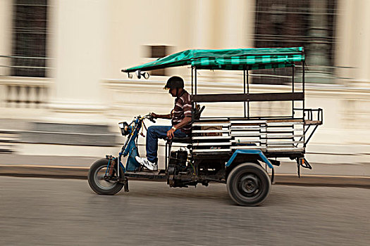 圣克拉拉,古巴,一个,男人,驾驶,自制,运输,出租车,街道