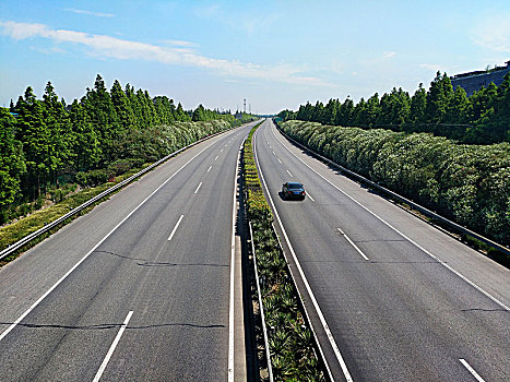 远眺高速路