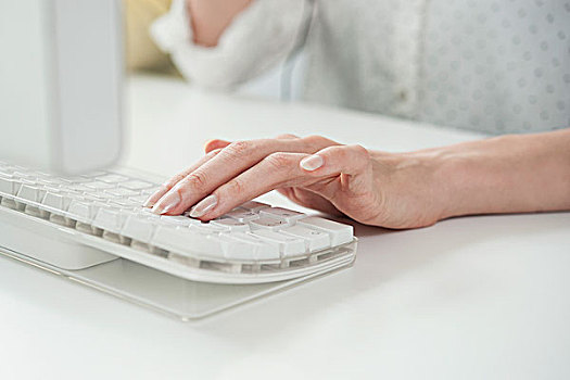 女人,打字,电脑键盘,局部