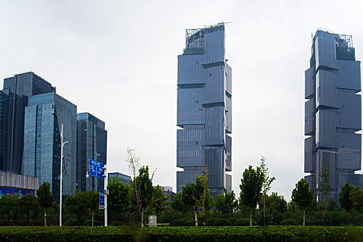 郑东绿地中心商业建筑