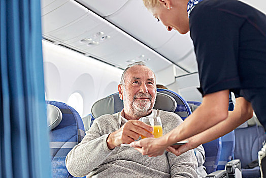 空乘人员,橙汁,男人,飞机
