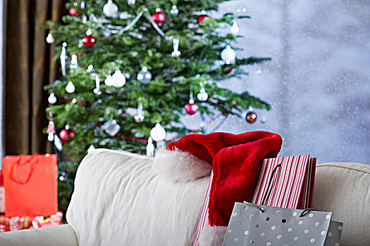 圣诞礼物,圣诞帽,沙发