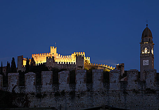 中世纪城市,墙壁,城堡,钟楼,教区教堂,右边,威尼托,意大利,欧洲