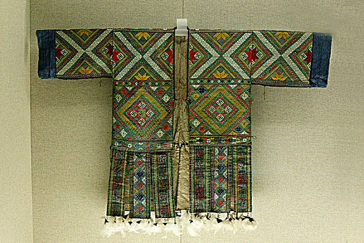 苗族织锦牯脏服,20世纪下半叶