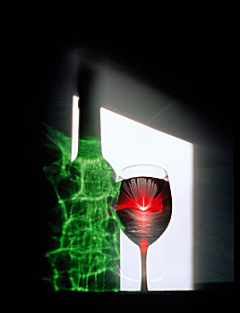 红酒杯,剪影,绿灯