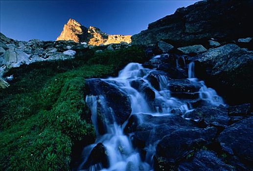 瀑布,仰视,顶峰,省立公园,不列颠哥伦比亚省,加拿大