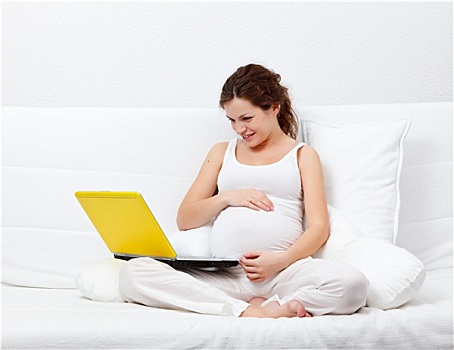 年轻,孕妇,笔记本电脑