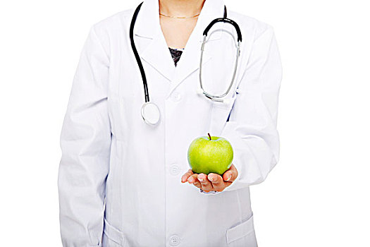东方年轻女医生拿着一个青苹果