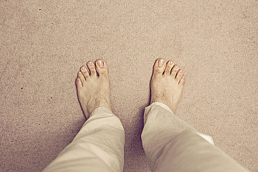 赤脚,一个,男人,站立,地毯